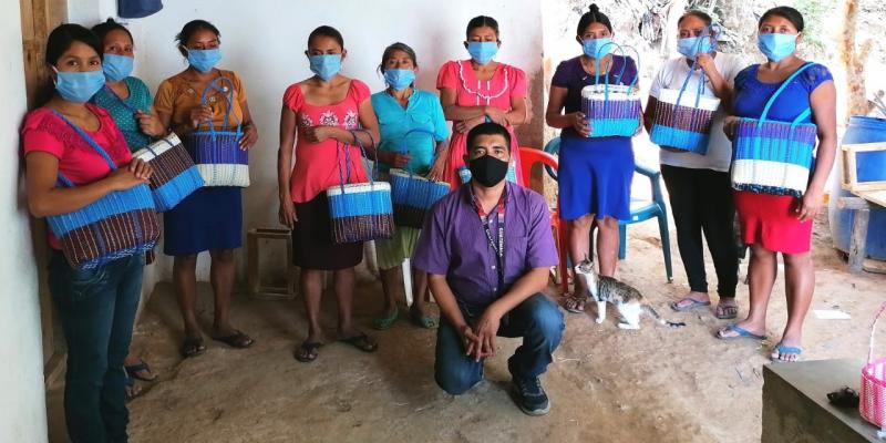 Beneficiarias de varios municipios aprendieron a elaborar otros productos que ofrecerán en sus negocios.