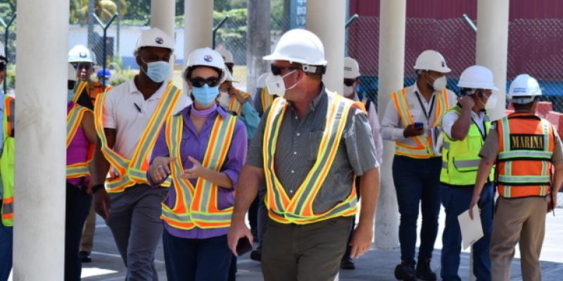 VISITA GUARDA COSTAS DE ESTADOS UNIDOS A EMPRESA PORTUARIA QUETZAL