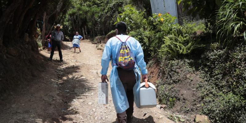 Vacuna de puerta en puerta