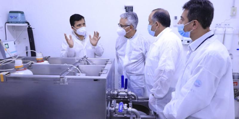 Ministro y viceministro conocen proceso de producción