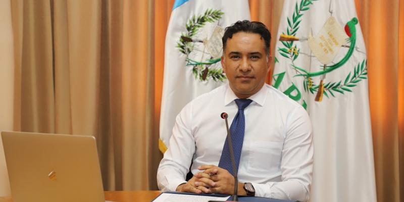 Ministro de Ambiente y Recursos Naturales, Mario Rojas Espino