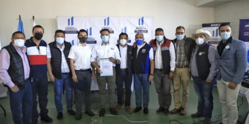 El ministro de Ambiente y Recursos Naturales, Mario Rojas Espino, se reunió hoy con los alcaldes de la Mancomunidad de Municipios del Cono Sur de Jutiapa