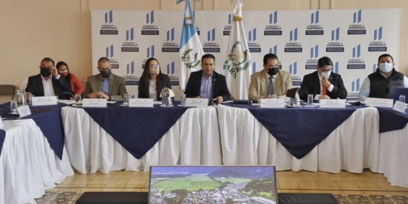 El  ministro de Ambiente, Mario Rojas Espino, se reunió, hoy, con los  alcaldes de las municipalidades de la Mancomunidad Gran Ciudad del Sur y la Autoridad para el Manejo Sustentable de la Cuenca del Lago de Amatitlán (AMSA)