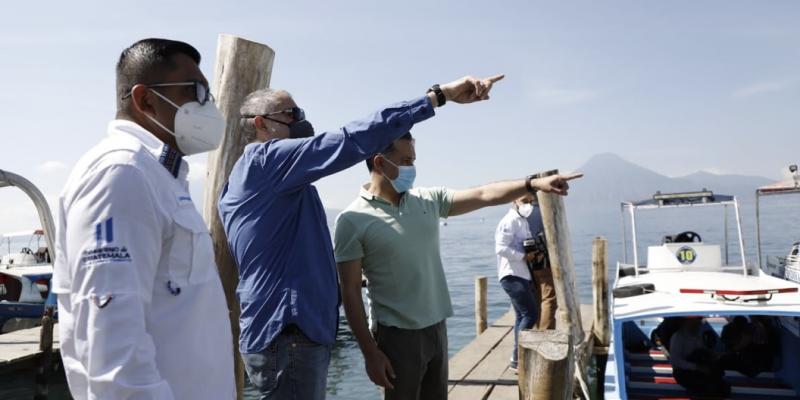 ste sábado, el ministro de Ambiente y Recursos Naturales, Mario Rojas Espino, desarrolló varias inspecciones en Panajachel, Sololá, para verificar casos de contaminación que ponen en riesgo la salud, la biodiversidad y ecosistemas del Lago de Atitlán. 
