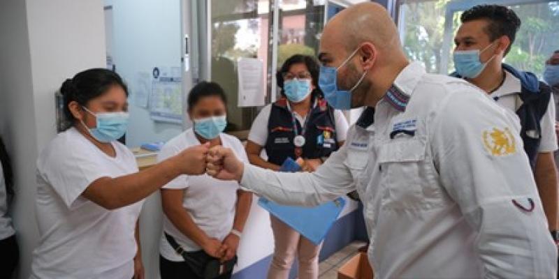 El secretario Pancho Molina felicitó la iniciativa de las jóvenes