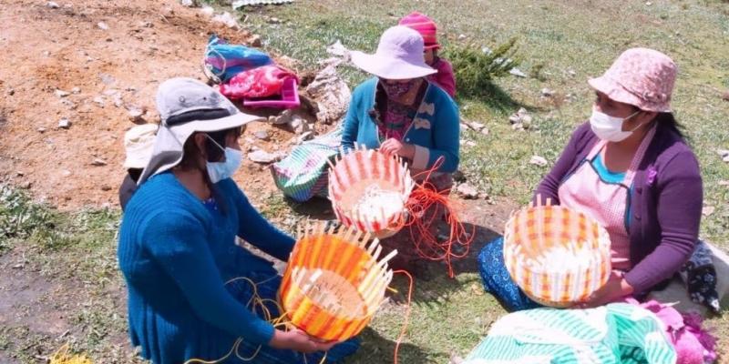 Las integrantes de ocho Unidades Productivas en varios municipios de Huehuetenango, fueron capacitadas por técnicos de la Dirección de Mejoramiento de las Condiciones Socioeconómicas de la Mujer de SOSEP.