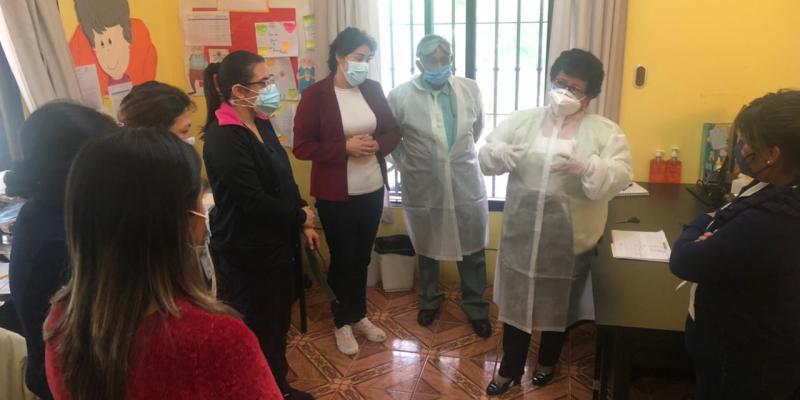 Secretaria Thelma Portillo conversó con personal del Centro.