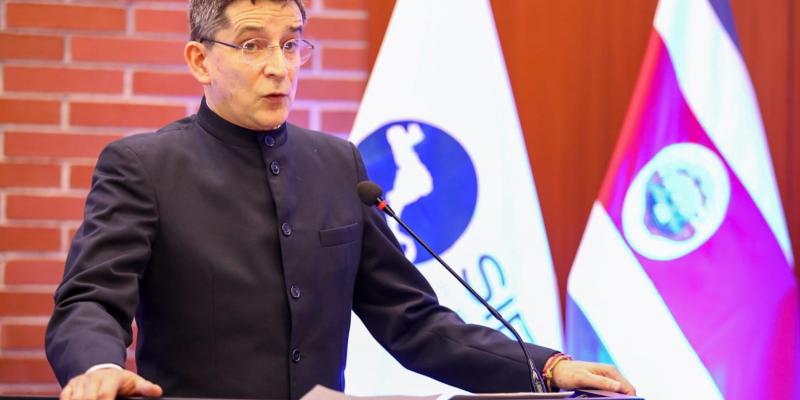 El salvadoreño Francisco A. Lima Mena tomo posesión como nuevo Secretario General de SIECA.