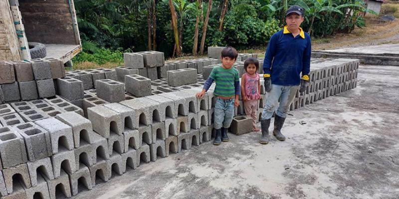 Familias de Camotán reciben de materiales de construcción por parte de UDEDIPO