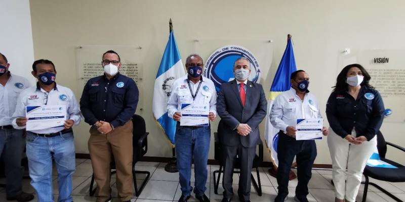 Reconocimiento a inspectores por su labor en la DGT.