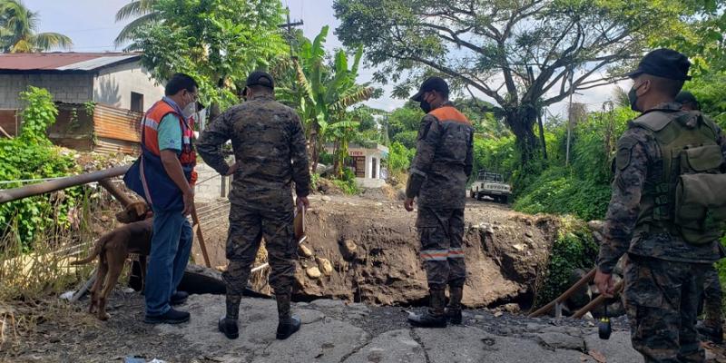 Evaluación de daños por lluvias.