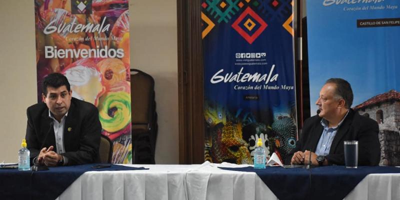 Ing. Luis Ruano Y Subdirector de INGUAT