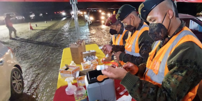 Puestos de Vacunación Mariscal Zavala, Guardia de Honor/ Campo Marte vacunan a más de 3 mil guatemaltecos en horario nocturno