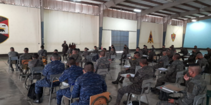 Soldados del Ejército de Guatemala se capacitan como vacunadores para fortalecer el Plan Nacional de Vacunación