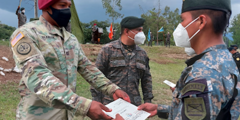 Quinta Brigada de Infantería del Ejército de Guatemala concluye capacitación sobre medicina táctica