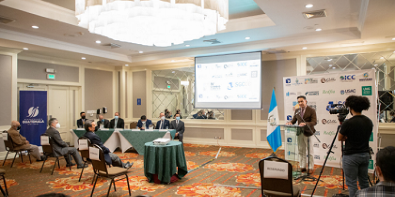 Ministro de Ambiente y Recursos Naturales, Mario Rojas Espino, inaugura el Congreso Nacional de Cambio Climático