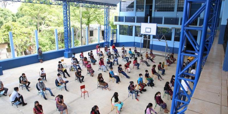 Capacitación de adolescentes por parte del Planea