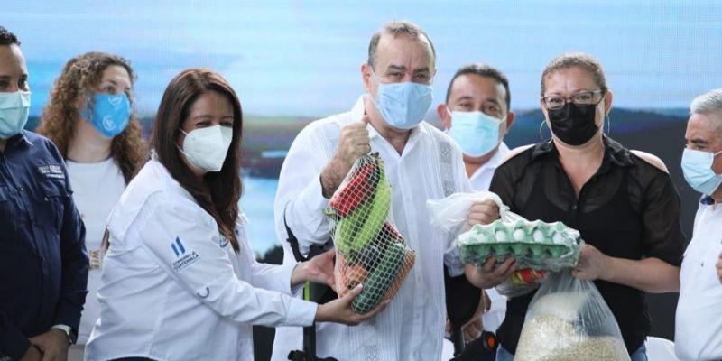 Presidente y Ministra de Educación inician 5ª Entrega de Alimentación Escolar