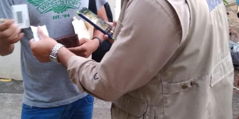 Migración brinda atención y asistencia a personas que están llegando al puesto fronterizo de El Ceibo 