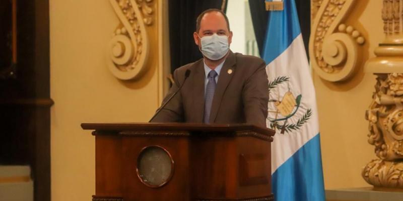 Conferencia de prensa sobre estadísticas e importancia del mantenimiento de la infraestructura vial del país