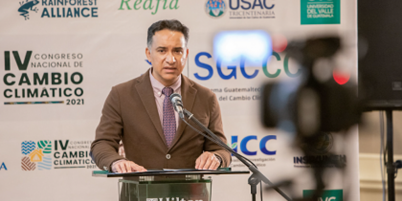 Ministro de Ambiente y Recursos Naturales, Mario Rojas Espino