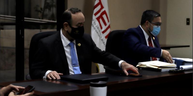 El presidente Alejandro Giammattei visitó las instalaciones del MEM.