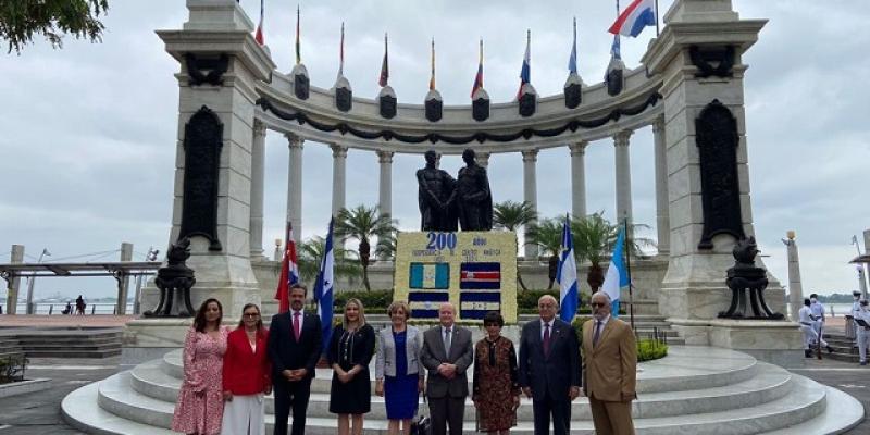 Ofrenda floral en Ecuador
