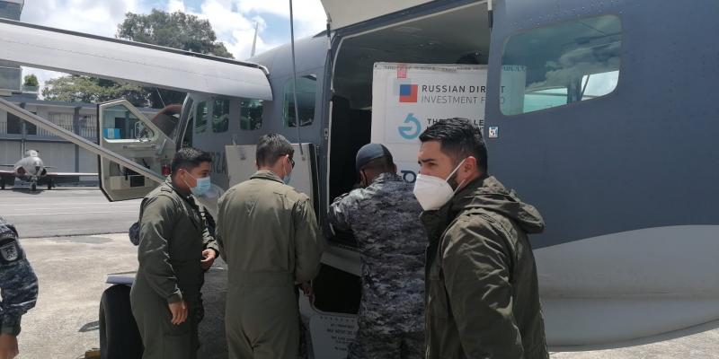 Fuerza Aérea Guatemalteca trasladó de vacunas contra el COVID-19 y otras enfermedades hacia Huehuetenango