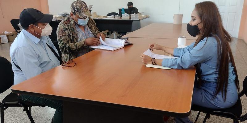 Personal del FONTIERRAS capacita a beneficiarios