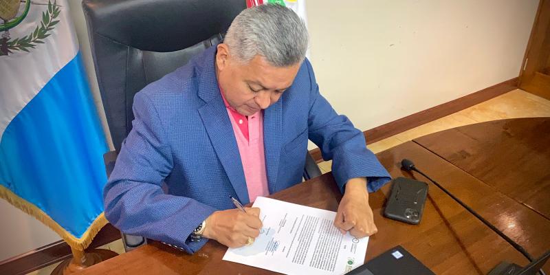 Ministro de Desarrollo firma convenio de desembolso del Gobierno de China (Taiwán)