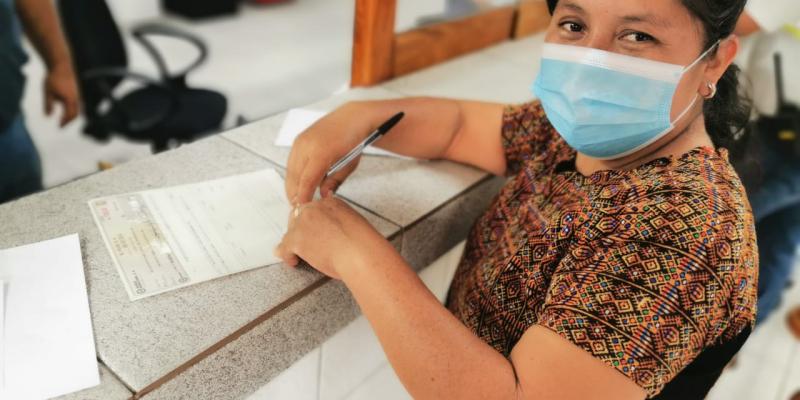 Beneficiarios de FONTIERRAS reciben pago de venta de Caña de Azúcar