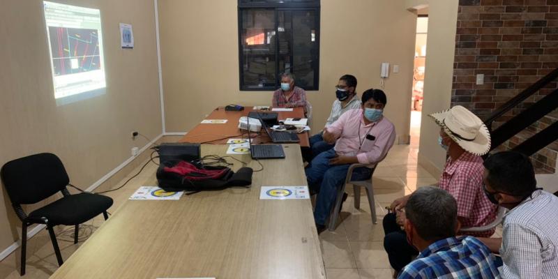 FONTIERRAS brinda asesoría a campesinos