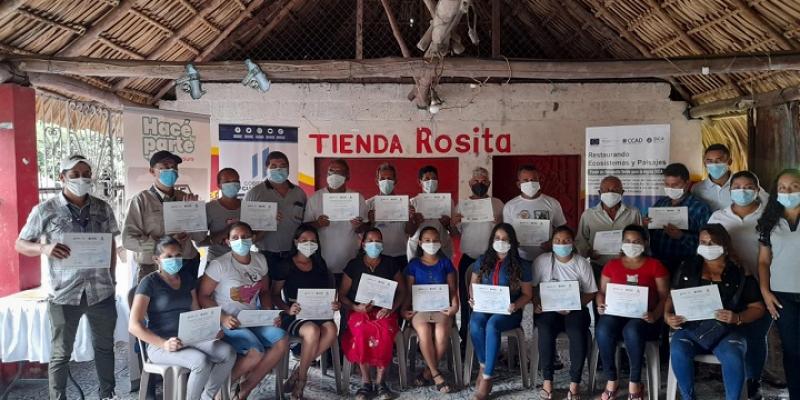 Ciudadanos recibieron capacitación en educación ambiental.