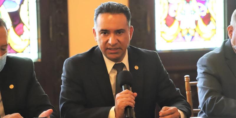 Ministro de Ambiente y Recursos Naturales, Mario Rojas Espino