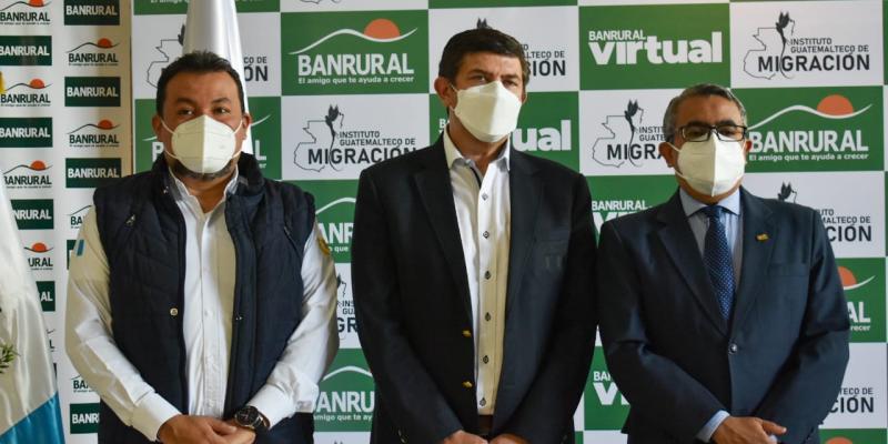 Migración y BANRURAL firman carta de entendimiento 