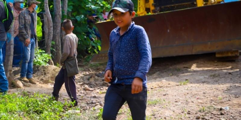  La Unidad de Convoyes Regionales continúa trabajando en varias comunidades del país