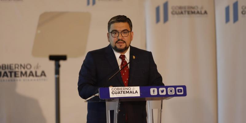 Alberto Pimentel Mata, Ministro de Energía y Minas.