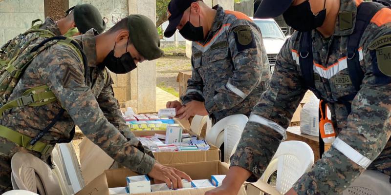 Ejército de Guatemala apoya jornada médica en Retalhuleu