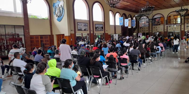 Cientos de guatemaltecos asistieron a Jornada de vacunación integral en Mariscal Zavala