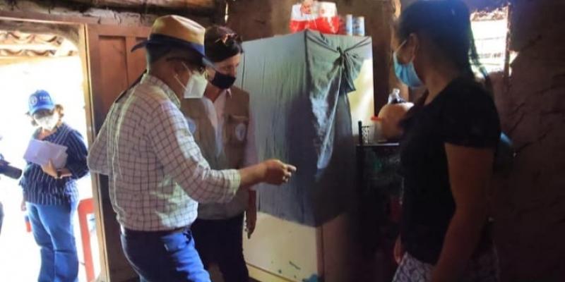 Ministro de Agricultura junto a directora adjunta de FAO efectúan una visita de campo en Jalapa 