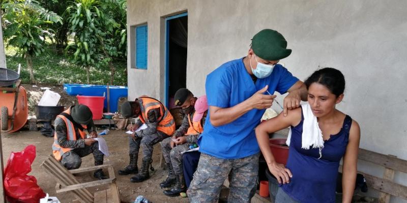 Avanza la vacunación en Chisec, Alta Verapaz