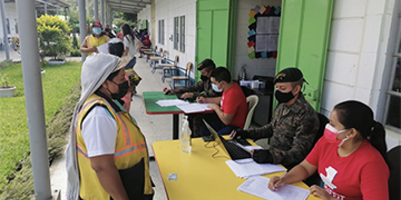 Vacunación a personas que laboran en el relleno sanitario, zona 3