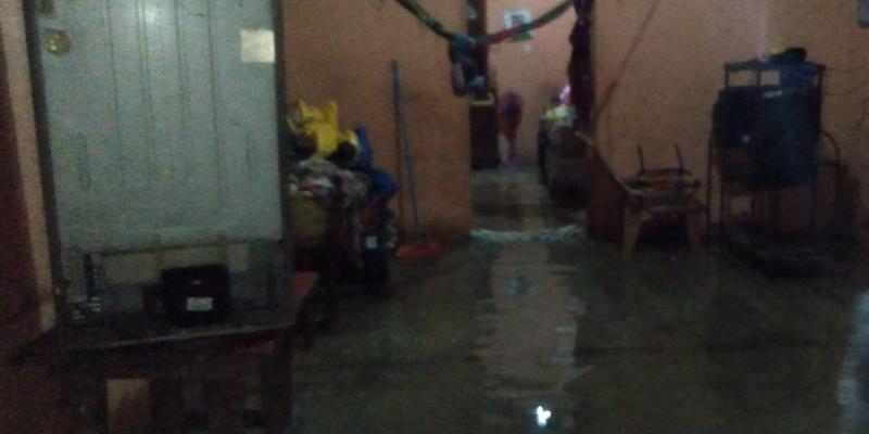 Inundación en vivienda ubicada en el cantón Chiguaste, Samayac, Suchitepéquez.