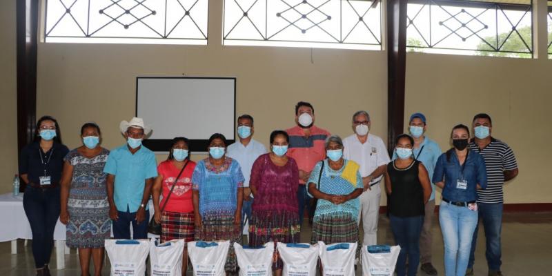 MAGA entrega semilla mejorada a agricultores de nueve departamentos