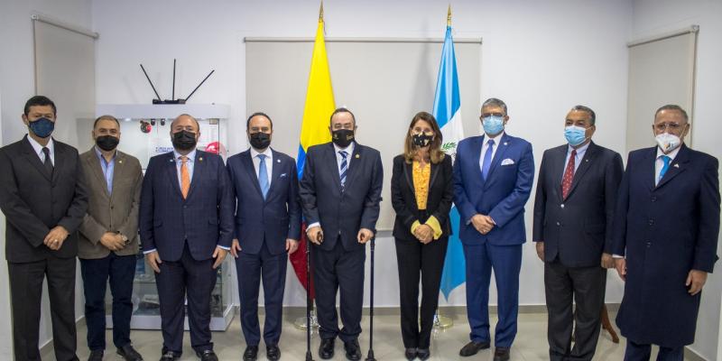 Presidente Alejandro Giammattei llega a Colombia