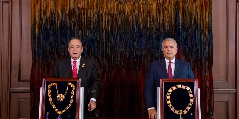 Presidente Alejandro Giammattei y su homólogo Iván Duque, presidente de Colombia