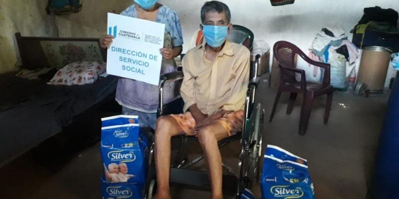 En diferentes Municipios de Jutiapa, la Dirección de Servicio Social entregó equipo médico ambulatorio a guatemaltecos en extrema pobreza. 