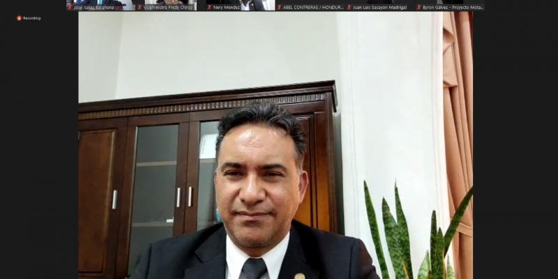 Ministro de Ambiente y Recursos Naturales, Mario Rojas Espino