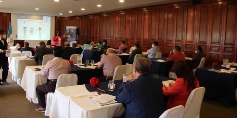 Mineduc capacita a supervisores