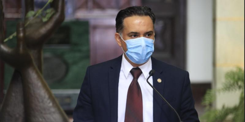 Ministro de Ambiente y Recursos Naturales, Mario Rojas Espino.